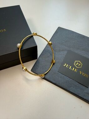 Julie Vos Bangle Mother of Pearl Stacking Bracelet Small 24k Gold Plated Milano